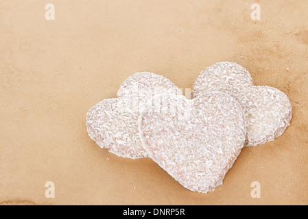 Cookies in der Form des Herzens am Valentinstag Stockfoto