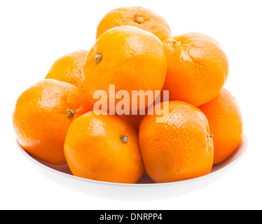 Leckere süße Mandarine Orange Mandarin Mandarine Frucht In weißem Porzellanteller, Isolated On White Background Stockfoto