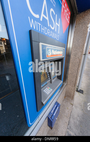 Bundesweit Geldautomaten in einer Filiale Stockfoto
