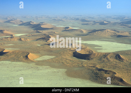 Luftaufnahme der Dünen südlich von Kuiseb Flusses, Namib-Naukluft NP, Namibia, Afrika Stockfoto