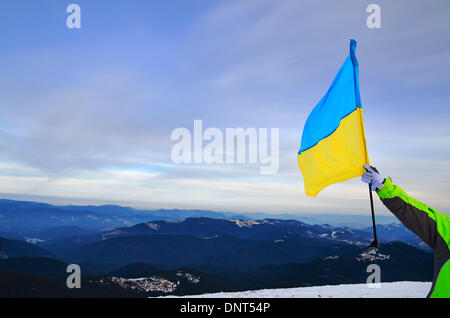 1. Januar 2014, Karpaten - feiern Wanderer Neujahr auf Howerla Berg, dem höchsten Berg in der Ukraine Stockfoto