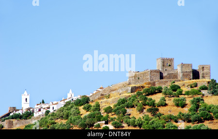 Landschaft von Monsaraz und Schloss Stockfoto