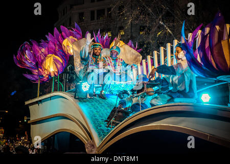 Barcelona, Spanien. 5. Januar 2014: Baltasar Kavalkade bei der traditionellen Parade der drei magischen Könige in Barcelona. Bildnachweis: Matthi/Alamy Live-Nachrichten Stockfoto