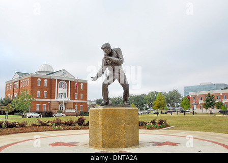 Statue von Elvis Presley bei seiner Heimkehr Konzert im Jahr 1956 in Tupelo, Mississippi, Heimat von Elvis Presley für seine ersten 13 Jahre Stockfoto