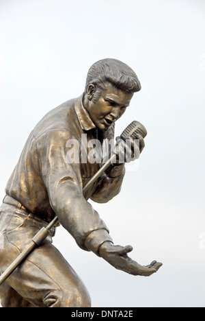 Statue von Elvis Presley bei seiner Heimkehr Konzert im Jahr 1956 in Tupelo, Mississippi, Heimat von Elvis Presley für seine ersten 13 Jahre Stockfoto