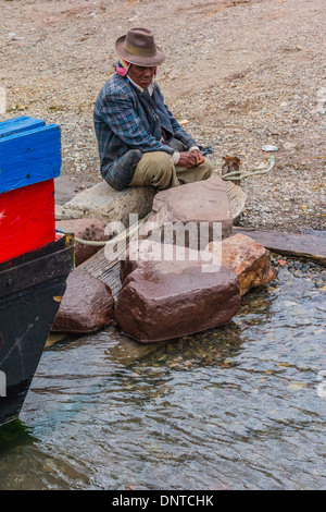 Fluss-Fähren an der Meerenge von Tiquina, Bolivien. Stockfoto