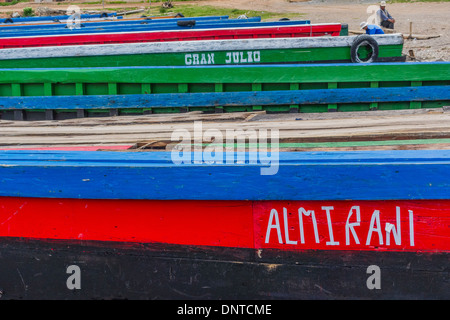 Fluss-Fähren an der Meerenge von Tiquina, Bolivien. Stockfoto