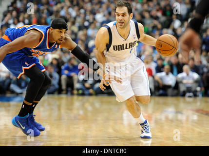 Dallas, TX, USA. 5. Januar 2014. Dallas Mavericks point Guard Jose Calderon #8 bei einem NBA-Spiel zwischen den New York Knicks und den Dallas Mavericks das American Airlines Center in Dallas, TX New York besiegte Dallas 92 80 Credit: Cal Sport Media/Alamy Live News Stockfoto