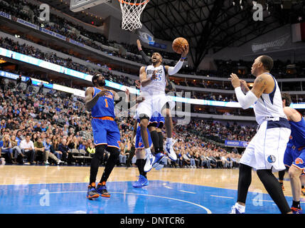 Dallas, TX, USA. 5. Januar 2014. Dallas Mavericks schießen Wache Vince Carter #25 bei einem NBA-Spiel zwischen den New York Knicks und den Dallas Mavericks auf das American Airlines Center in Dallas, TX NewYork besiegte Dallas 92 80 Credit: Cal Sport Media/Alamy Live News Stockfoto