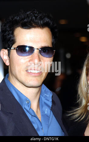 10. April 2002 - K24675AR: '' ein WORK IN PROGRESS: ein Abend mit DAVID O. RUSSELL''. AN DAS MUSEUM OF MODERN ART IN NEW YORK CITY 10.04.01. ANDREA RENAULT / 2002.JOHN LEGUIZAMO (Kredit-Bild: © Globe Photos/ZUMAPRESS.com) Stockfoto