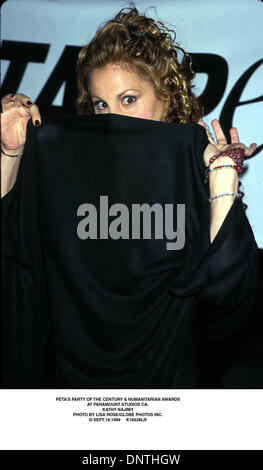 18. September 1999 - PETA PARTY des Jahrhunderts & humanitäre Auszeichnungen. BEI PARAMOUNT STUDIOS CA... KATHY NAJIMY. LISA ROSE / SEPT.18.1999 K16628LR. (Kredit-Bild: © Globe Photos/ZUMAPRESS.com) Stockfoto