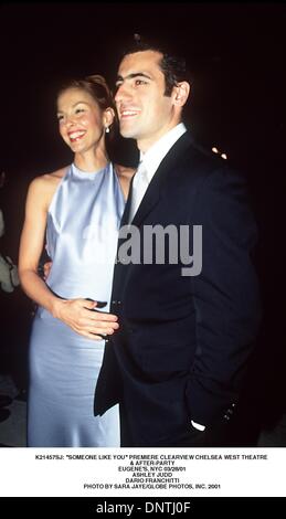 28. März 2001 - K21457SJ: '' SOMEONE LIKE YOU'' PREMIERE CLEARVIEW CHELSEA WEST Theater. & After-PARTY. EUGENE, NYC 03/28/01.ASHLEY JUDD. DARIO FRANCHITTI. SARA JAYE / 2001 (Kredit-Bild: © Globe Photos/ZUMAPRESS.com) Stockfoto