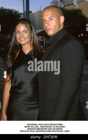 18. Juni 2001 - K22168PSK: FAST AND FURIOUS Prem. MANN-DORF, WESTWOOD, CA 06/18/2001.JORDANA BREWSTER UND VIN DIESEL. PAUL SKIPPER / 2001 (Kredit-Bild: © Globe Photos/ZUMAPRESS.com) Stockfoto