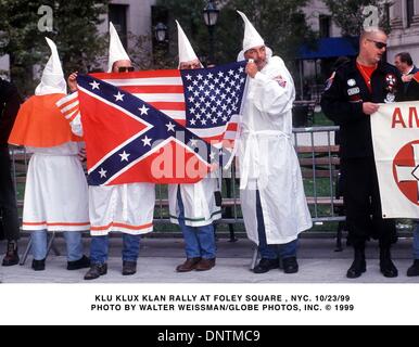 23. Oktober 1999 - RALLY KLU KLUX KLAN bei FOLEY SQUARE, New York. 23.10.99. WALTER WEISSMAN / 1999 (Kredit-Bild: © Globe Photos/ZUMAPRESS.com) Stockfoto