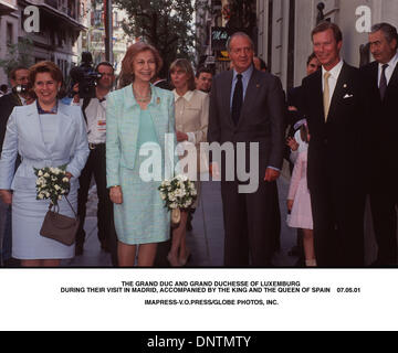 7. Mai 2001 - GRAND DUC und GRAND DUCHESSE von LUXEMBURG. WÄHREND IHRES AUFENTHALTS IN MADRID, BEGLEITET VON DER KÖNIG UND DIE KÖNIGIN VON SPANIEN 07.05.01... IMAPRESS-V. O.PRESS/ (Kredit-Bild: © Globe Photos/ZUMAPRESS.com) Stockfoto