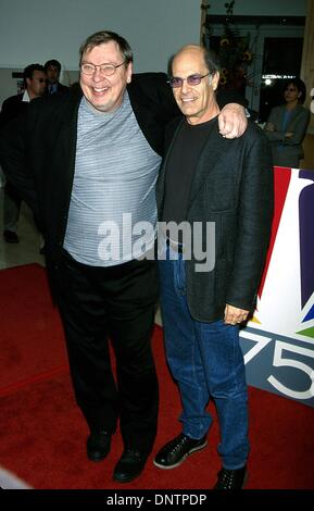 30. April 2002 - Hollywood, CA, USA - K24859MR: NBC L.A. LAW der Film SCREENING.MUSEUM von Fernsehen und RADIO, BEVERLY HILLS, CA 04/29/2002.LARRY DRAKE und ALAN RACHINS. MILAN RYBA / 2002 (Kredit-Bild: © Globe Photos/ZUMAPRESS.com) Stockfoto