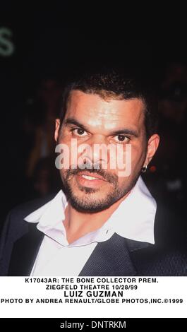 28. Oktober 1999 - K17043AR 28.10.99.'' THE BONE COLLECTOR'' PREMIERE. ZIEGFIELD THEATER IN NEW YORK... LUIZ GUSMAN. ANDREA RENAULT / 1999 (Kredit-Bild: © Globe Photos/ZUMAPRESS.com) Stockfoto