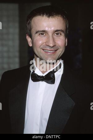 20. Januar 2002 - K23864TR: 6. GOLDEN SATELLITE AWARDS.ST REGIS HOTEL, BEVERLY HILLS, CA 01/19/2002.LUCIANO SABER. TOM RODRIGUEZ / 2002 (Kredit-Bild: © Globe Photos/ZUMAPRESS.com) Stockfoto