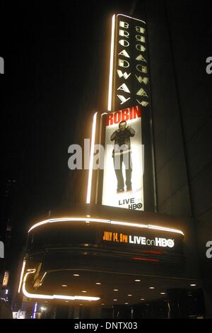 1. Januar 1980 - K5576JBB: ROBIN WILLIAMS LIVE ON BROADWAY im BROADWAY THEATRE IN NEW YORK CITY 14.07.02. JOHN BARRETT / 2002 (Kredit-Bild: © Globe Photos/ZUMAPRESS.com) Stockfoto