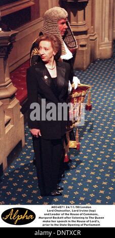 24. November 1998 - M034071 24.11.98 London.Lord Kanzler, Lord Irvine (oben) und Führer des House Of Commons, Margaret Beckett.after um die Königin zu hören machen ihre Rede in dem Haus von Herrn, .prior, Zustand-Öffnung des Parliament(Credit Image: © Globe Photos/ZUMAPRESS.com) Stockfoto