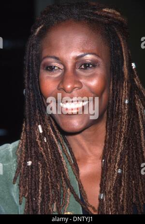 16. November 2001 - K23381EG: 11/14/01.THE HOLLYWOOD VERSCHÖNERUNG PREISABENDESSEN HOLLY und HIGHLAND IN HOLLYWOOD, ca. MARY WILSON. ED GELLER / 2001 (Kredit-Bild: © Globe Photos/ZUMAPRESS.com) Stockfoto