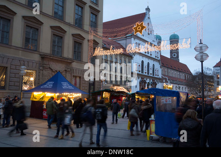 Deutschen Chistmas Markt (Christkindlmarkt), München, Oberbayern Deutschland Europa Stockfoto