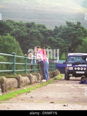 6. August 1998 - Afon, Gwent, SOUTH WALES, Großbritannien - exklusive 08.06.98 Prinz HENRY und TIGGY LEGGE-BOURKE Abseilen an der GRWYNE FAWR RESERVOIR Furt Tal im Süden WALES(Credit Image: © Globe Photos/ZUMAPRESS.com) AFON GWENT Stockfoto