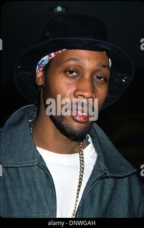 11. Oktober 2001 - K23077HMc: 10/9/01.THE "IRON MONKEY" Filmpremiere im AMC EMPIRE 25 THEATER am 42ND STREET IN New York... RZA ('' WU TANG CLAN''). HENRY McGEE / 2001 (Kredit-Bild: © Globe Photos/ZUMAPRESS.com) Stockfoto