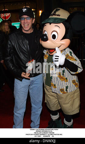 7. Februar 2001 - '' DISNEY CALIFORNIA ADVENTURE PARK''. GRAND OPENING IN CA... TIM ALLEN & MICKEY MAUS. FITZROY BARRETT / 07.02.2001 K20960FB (D) (Kredit-Bild: © Globe Photos/ZUMAPRESS.com) Stockfoto