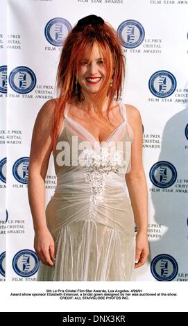 29. April 2001 - 5. Le Prix Cristal Film Star Awards, Los Angeles. 4/29/01.Award Show Sponsor Elizabeth Emanuel, ein Brautkleid von ihr entworfen wurde auf der Messe versteigert. . Bildnachweis: Alle Sterne / (Kredit-Bild: © Globe Photos/ZUMAPRESS.com) Stockfoto