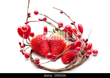 Frische Erdbeeren mit Herz Kranz Stockfoto