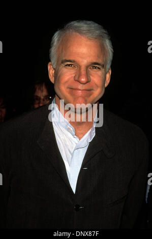 29. März 1996 - Hollywood, Kalifornien, US - K4392FB. STEVE MARTIN. " Sgt. Bilko'' Premiere. 03/29/1996(Credit Image: © Fitzroy Barrett/Globe Photos/ZUMAPRESS.com) Stockfoto