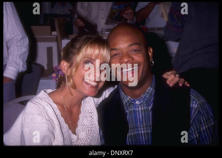 5. Oktober 1996; Hollywood, CA, USA.  Ehemalige "Different Strokes" Castmates DANA PLATO und TODD BRIDGES besuchen der Ray Gerichte Erinnerungsstücke Show im Hotel Beverly Garland.  Obligatorische Credit: Kathy Hutchins/ZUMA Press. (©) Kathy Hutchins Stockfoto
