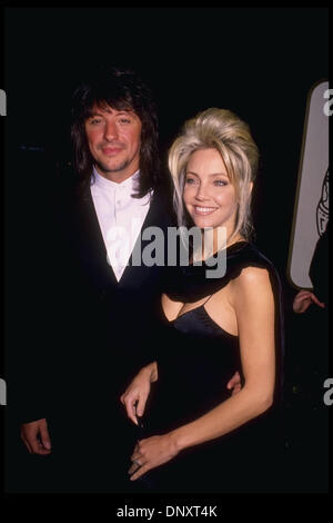 2. Februar 2006 - Schauspielerin HEATHER LOCKLEAR und ihre Musiker Hubby RICHIE SAMBORA nannte es nach fast 11 Jahren Marrige beendet. Das Paar hat eine 8 Jahre alte Tochter. Berichte bestätigen nicht, warum sie scheiden. (Foto-Datei: gezeigt HereHEATHER LOCKLEAR und RICHIE SAMBORA besuchen die 52. Annual Golden Globe Awards im Beverly Hilton Hotel in Beverly Hills, Ca.on Jan statt Stockfoto