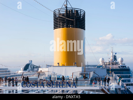 Costa Serena Kreuzfahrtschiff in Venedig ankommen Stockfoto