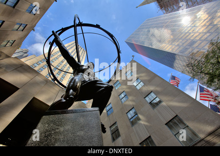 Atlas-Statue vor dem Rockefeller Center in New York City, USA Stockfoto