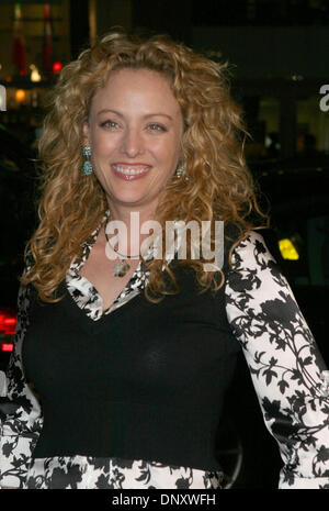 4. Januar 2006; Hollywood, Kalifornien, USA; Schauspielerin VIRGINIA MADSEN bei der Premiere des Films "BloodRayne" in Hollywood. Obligatorische Credit: Foto von Marianna Day Massey/ZUMA Press. (©) Copyright 2006 von Marianna Tag Massey Stockfoto