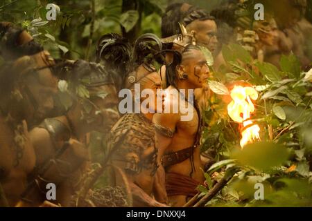 28. November 2006 - Marco Antonio Argueta (Mitte links), Richard Can (Mitte rechts).  "Apocalypto". K51204ES. TV-FILM NOCH. VON Fotos geliefert (Kredit-Bild: © Globe Photos/ZUMAPRESS.com) Stockfoto