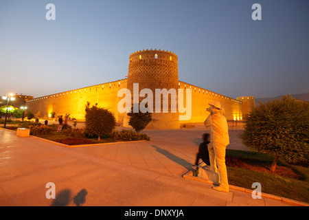 Arg-e Karim, auch genannt die Zitadelle von Karim Khan mit seinem schiefen Turm, Shiraz, Iran Stockfoto