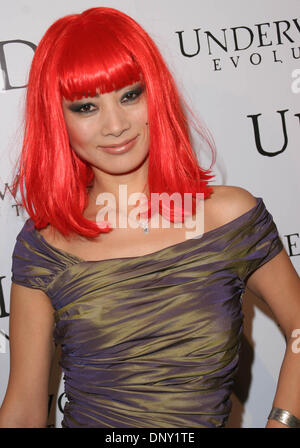 11. Januar 2006; Los Angeles, Kalifornien, USA; Schauspielerin BAI LING bei der Premiere von "Underworld Evolution" im Cinerama Dome in Hollywood. Obligatorische Credit: Foto von Scott Weiner/ZUMA Press. (©) Copyright 2006 von Scott Weiner Stockfoto