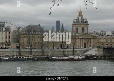 12. Januar 2006; Paris, Frankreich; Rückseite des Hotel des Invalides befindet sich in Paris, Frankreich. Obligatorische Credit: Foto von Tina Fultz/ZUMA Press. (©) Copyright 2006 by Tina Fultz Stockfoto