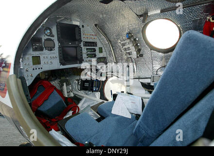 12. Januar 2006; Kennedy Space Center, FL, USA; Das Cockpit des Piloten Steve Fosset GlobalFlyer. Obligatorische Credit: Foto von Paul J. Milette/Palm Beach Post /ZUMA Press. (©) Copyright 2006 von Palm Beach Post Stockfoto