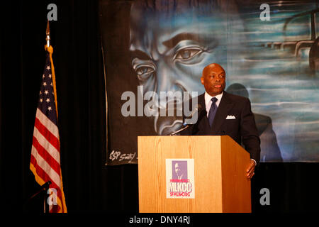 16. Januar 2006; San Francisco, CA, USA; Feier des Martin Luther King Day beitreten lokale Würdenträgern lokale afrikanische amerikanische Führer in San Francisco für ein Frühstück Treffen während der ehemalige San Francisco Bürgermeister WILLIE BROWN zur Unterstützung der Arbeit von Dr. King spricht und legacy. Obligatorische Credit: Foto von Mike Fox/ZUMA Press. (©) Copyright 2006 von Mike Fox Stockfoto
