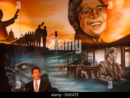 16. Januar 2006; San Francisco, CA, USA; Feier des Martin Luther King Day beitreten lokale Würdenträgern lokale afrikanische amerikanische Führer in San Francisco für ein Frühstück Treffen während der ehemalige Kalifornien Gouverneur ARNOLD SCHWARZENEGER zur Unterstützung der Arbeit von Dr. King spricht und legacy. Obligatorische Credit: Foto von Mike Fox/ZUMA Press. (©) Copyright 2006 von Mike Fox Stockfoto