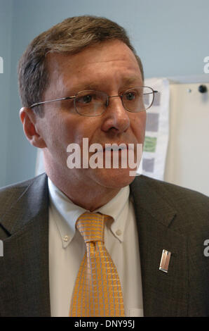 19. Januar 2006; New York, NY, USA; KENNETH J. RINGLER, Jr., Executive Director von der Port Authority of NY & NJ bespricht Fortschritt auf der Bau am Ground Zero, den ehemaligen Standort des World Trade Centers.  Obligatorische Credit: Foto von Bryan Smith/ZUMA Press. (©) Copyright 2006 von Bryan Smith Stockfoto