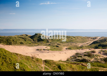Merthyr Mawr Warren Sanddünen mit Blick auf den Kanal von Bristol Meer und Nord Küste von Devon in Ferne Bridgend South Wales UK Stockfoto