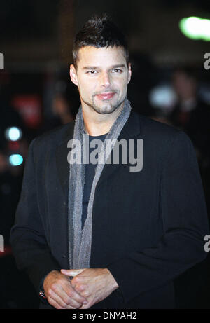 21. Januar 2006; Cannes, Frankreich; Sänger RICKY MARTIN Ankunft bei den NRJ Music Awards. Obligatorische Credit: Foto von FREDERIC INJIMBERT/ZUMA Press. (©) Copyright 2006 von FREDERIC INJIMBERT Stockfoto