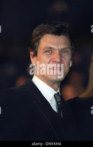 21. Januar 2006; Cannes, Frankreich; MARC LAVOINE Ankunft bei den NRJ Music Awards. Obligatorische Credit: Foto von FREDERIC INJIMBERT/ZUMA Press. (©) Copyright 2006 von FREDERIC INJIMBERT Stockfoto