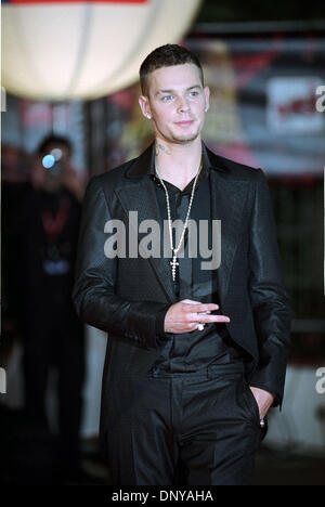 21. Januar 2006; Cannes, Frankreich;  M. POKORA Ankunft bei den NRJ Music Awards. Obligatorische Credit: Foto von FREDERIC INJIMBERT/ZUMA Press. (©) Copyright 2006 von FREDERIC INJIMBERT Stockfoto