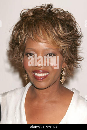 22. Januar 2006; Los Angeles, Kalifornien, USA; Schauspielerin ALFRE WOODARD Hersteller Guild Awards 2006 statt im Universal Hilton Hotel. Obligatorische Credit: Foto von Paul Fenton/KPA/ZUMA Press. (©) Copyright 2006 von Paul Fenton Stockfoto